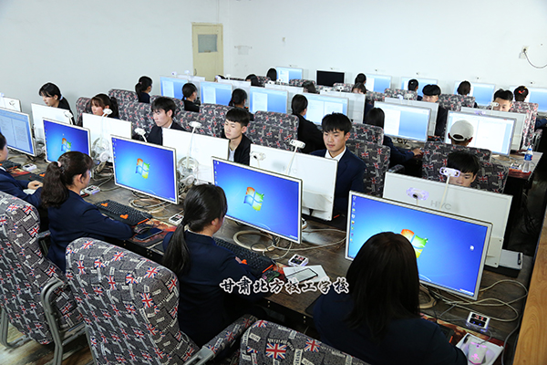 甘肅北方技工學校解答學習計算機專業難嗎？